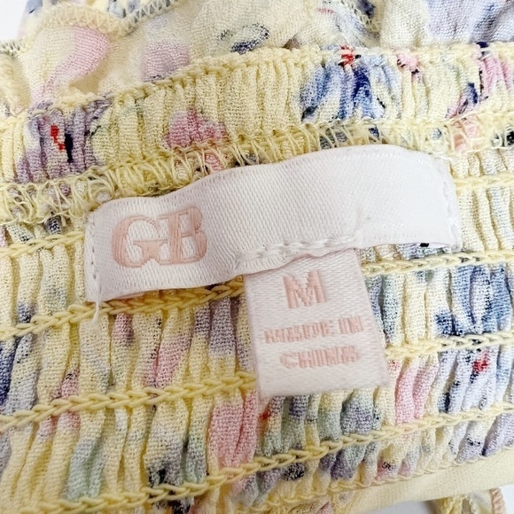 NEW Gianni Bini Floral Pastel Yellow Ruffle Neckline Chiffon Cropped Top Medium - Picture 10 of 11